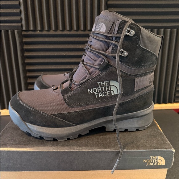 The North Face Men's Black and Gray Chilkat Snow Boots - Picture 2 of 6